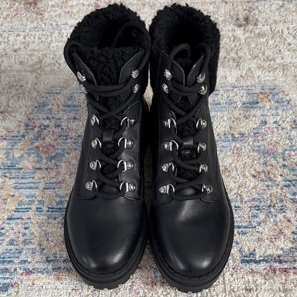 🥾 Marc Fisher black leather lace up combat boots with lug sole. Size 7M.